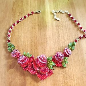 Red rhinestone roses necklace